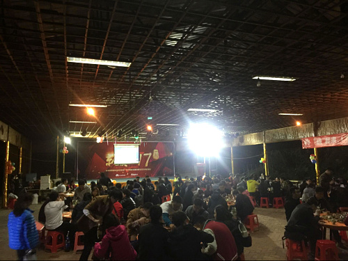 华为市场部为迎接新年来深圳九龙生态园感受过年气氛