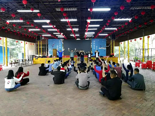 有趣的团建活动.jpg
