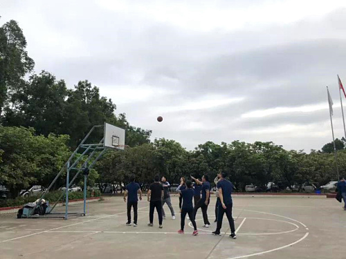 篮球比赛.jpg
