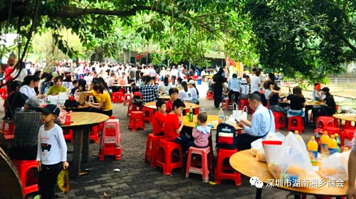 湖边用餐.jpg