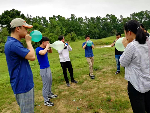 吹气球.jpg